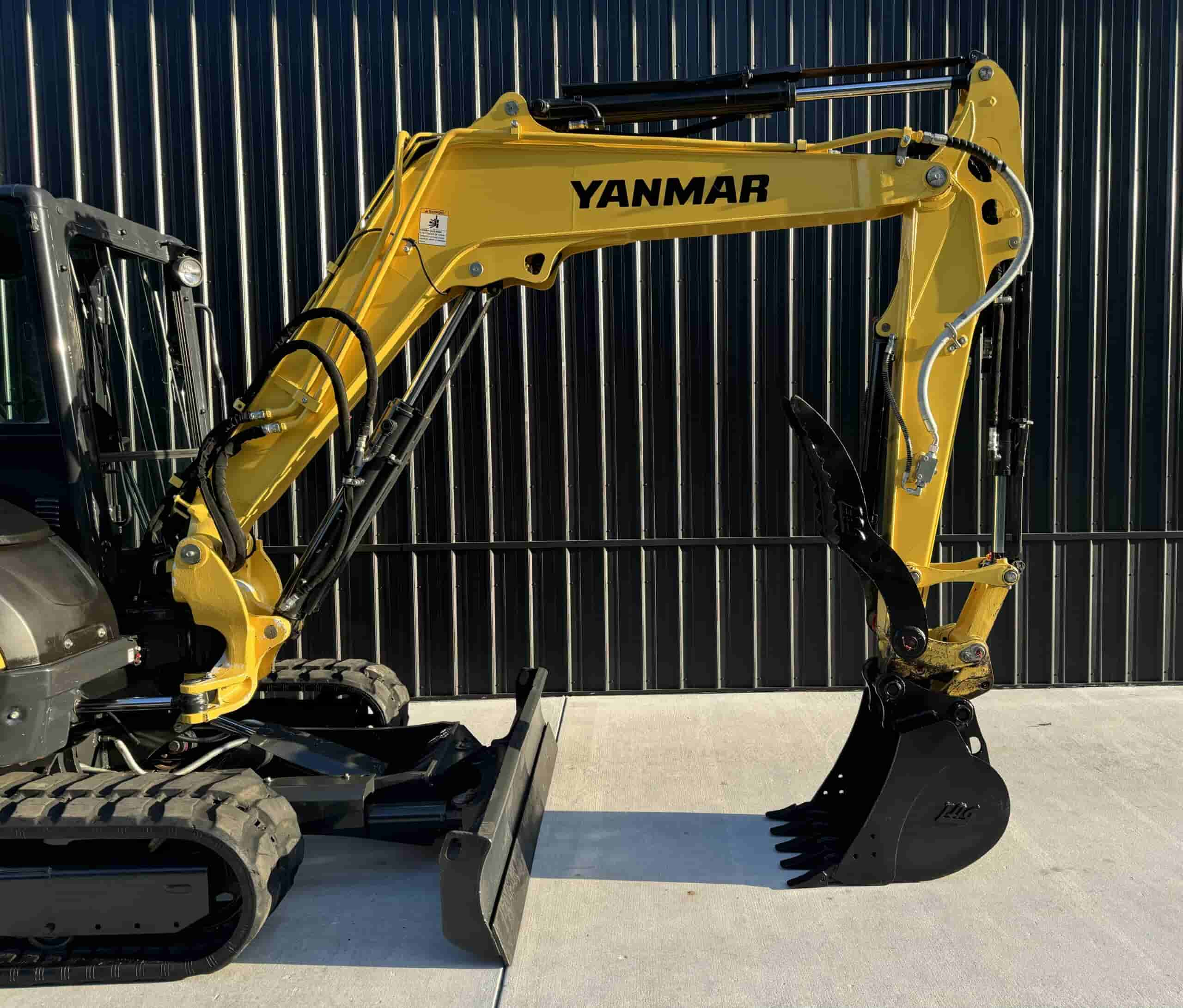 2019 YANMAR VIO55-6A
